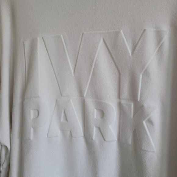 IVY PARK Beyonce White Logo Monotone Embossed Long Sleeve Tee Women's Size Small - Picture 5 of 8